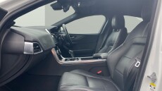 Jaguar XE 2.0 D200 R-Dynamic SE 4dr Auto Diesel Saloon